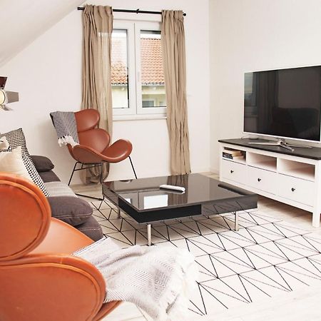 Blackncozy - Design Appartement Mit Boxspringbett Und Balkon Lörrach Exteriör bild