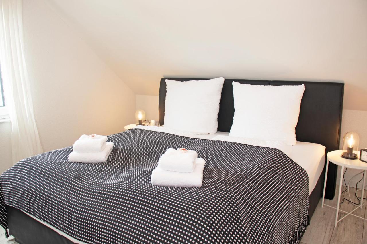 Blackncozy - Design Appartement Mit Boxspringbett Und Balkon Lörrach Exteriör bild