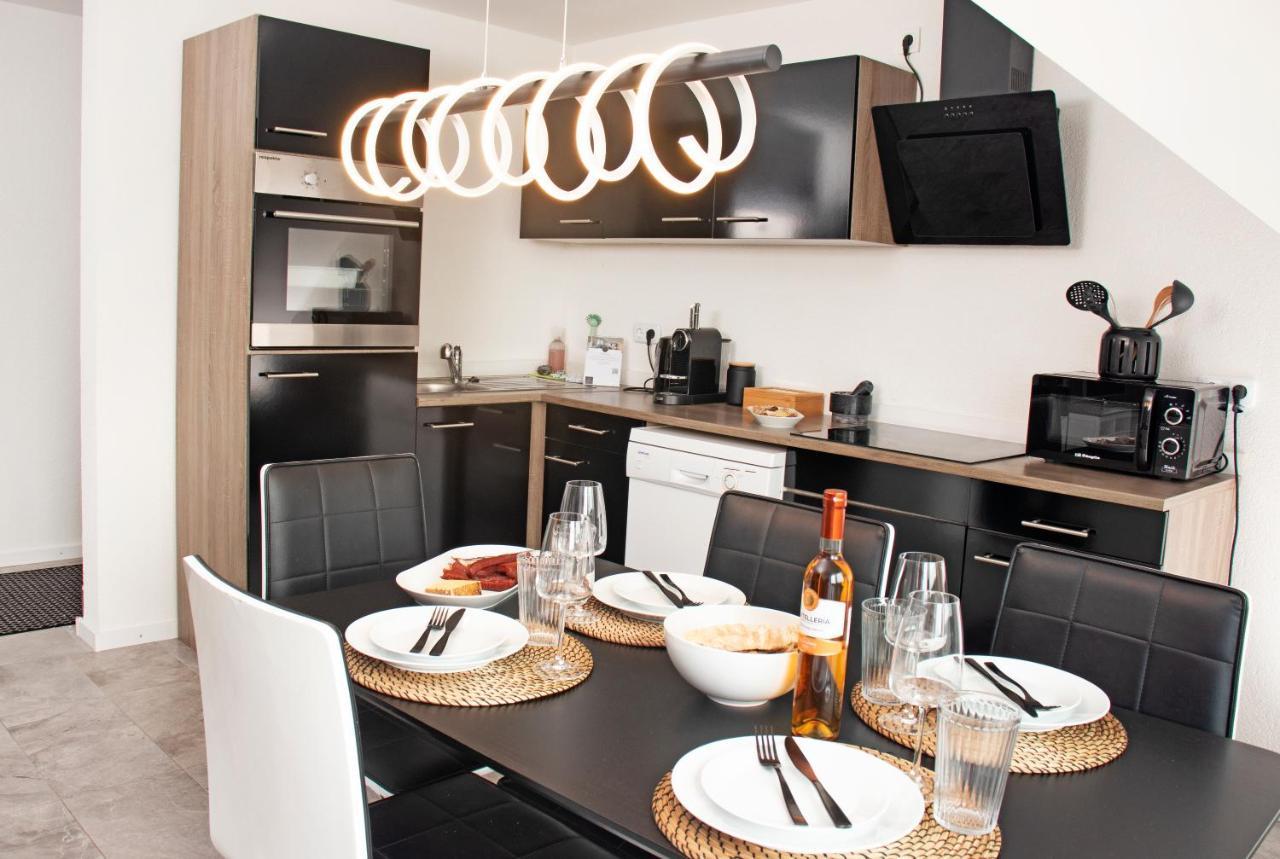 Blackncozy - Design Appartement Mit Boxspringbett Und Balkon Lörrach Exteriör bild