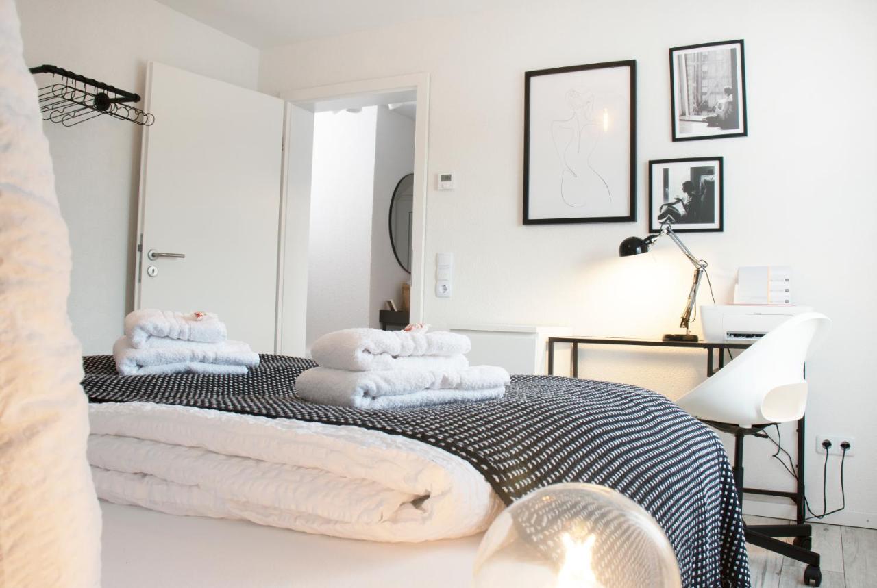 Blackncozy - Design Appartement Mit Boxspringbett Und Balkon Lörrach Exteriör bild