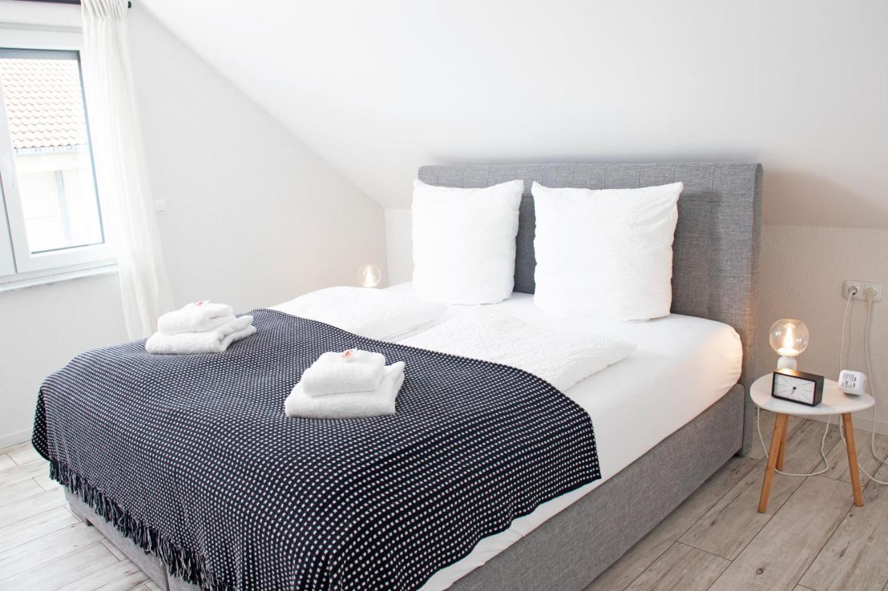 Blackncozy - Design Appartement Mit Boxspringbett Und Balkon Lörrach Exteriör bild